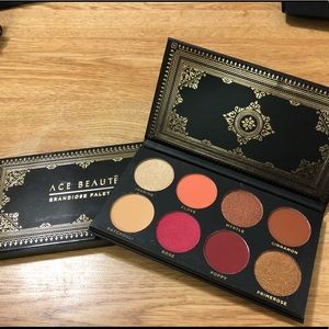 Ace Beaute eyeshadow Palette